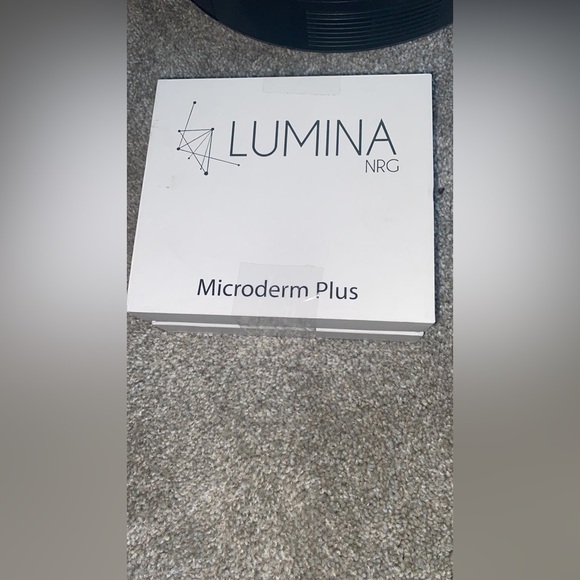 Microderm Device - Skin Exfoliation Treatment - Picture 6 of 9